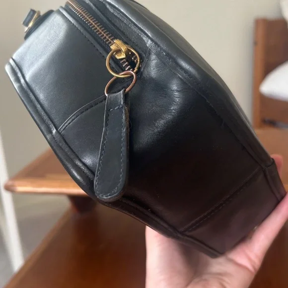 Authentic Vintage Coach Lunchbox Zip in Black #9991 - Picture 5 of 9